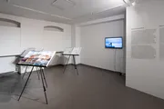 Ansicht der Ausstellung Komuna Maro